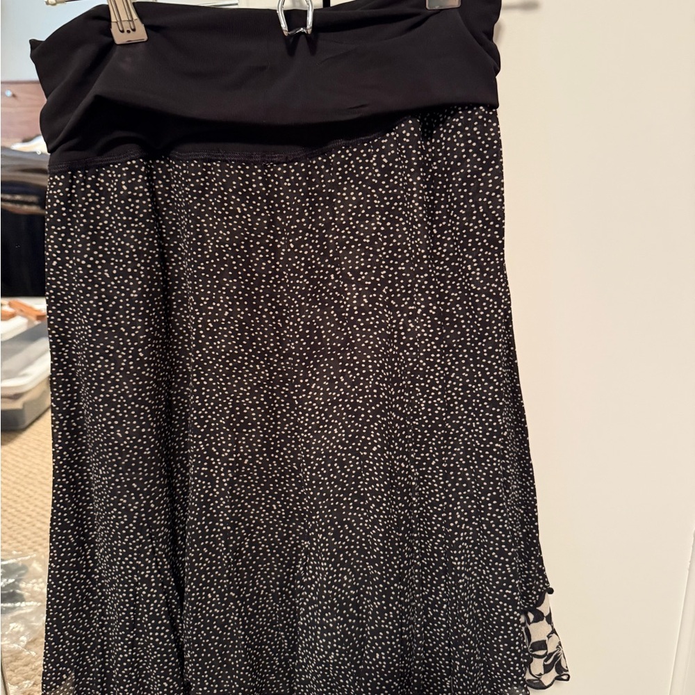 CAbi Black and Cream Floral Midi Skirt Size M - Picture 4 of 5